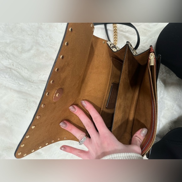 Coach Klare Crossbody Bag In Signature With Rivets - Picture 13 of 16